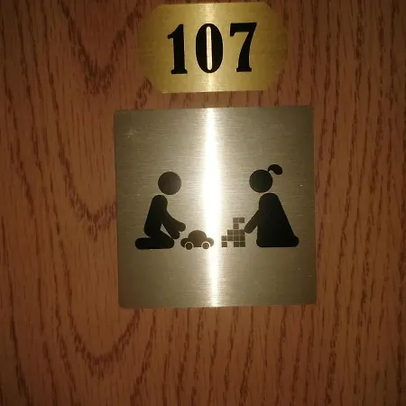 - Dom Horskej Sluzby Jasna Hostel *