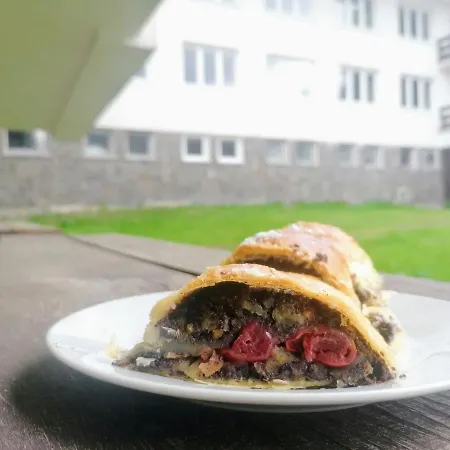 - Dom Horskej Sluzby Jasna ホステル デマノブスカ・ドリーナ